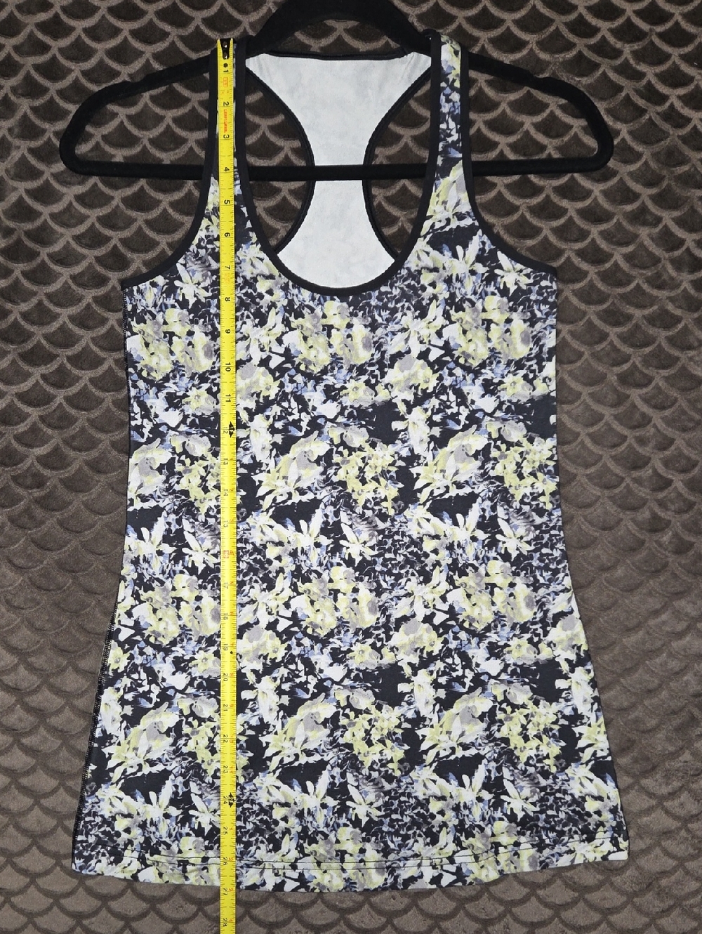 G500. Lululemon Cool Racerback in Crosscourt Petal Black Clarity Yellow / Black - Picture 5 of 5
